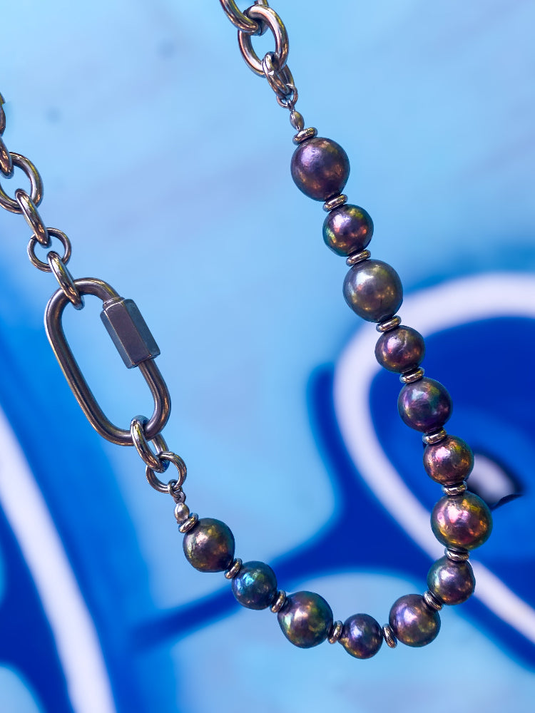 Genderless jewellery styles