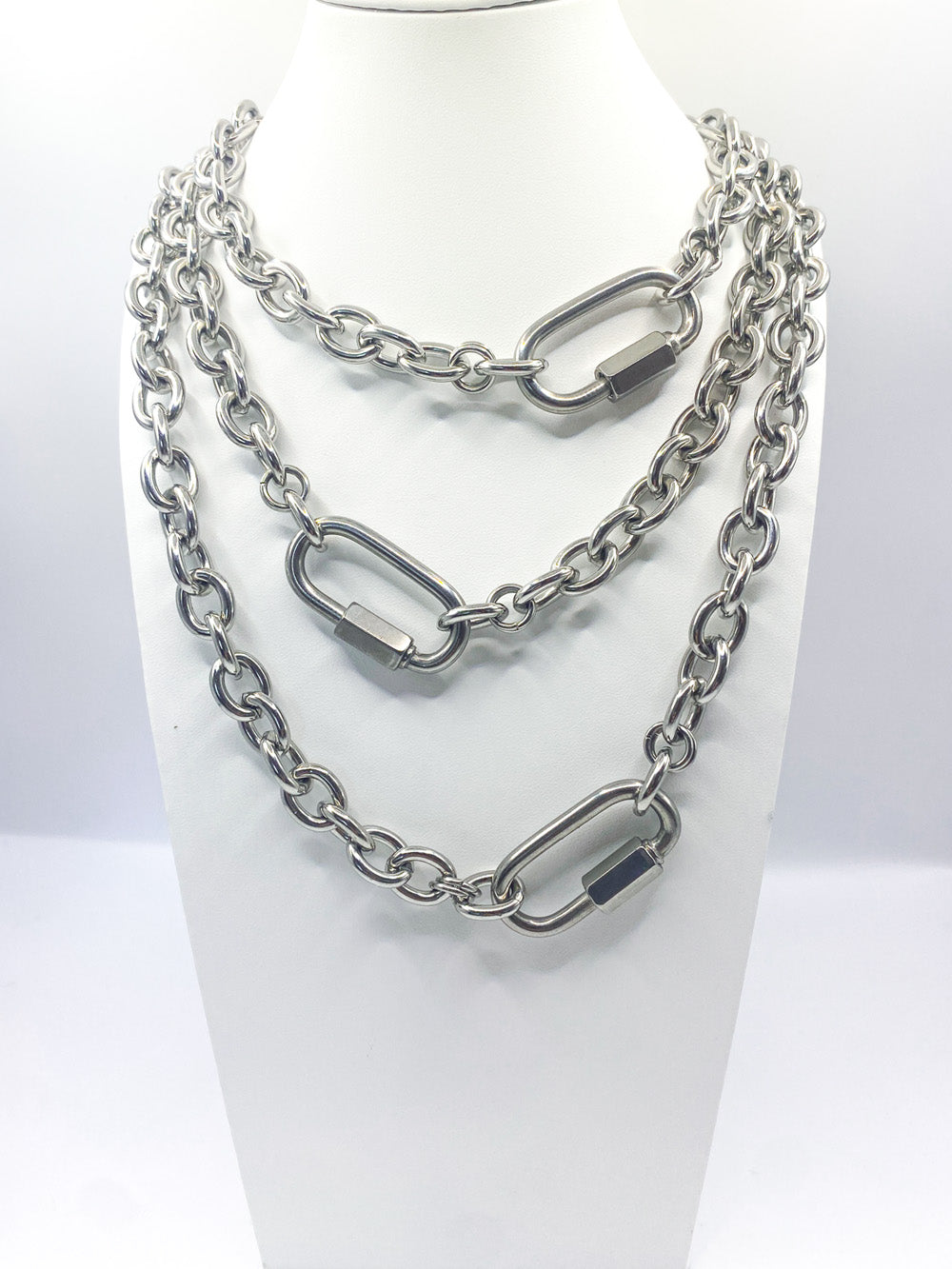 Genderless jewellery styles